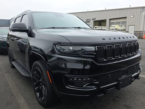 Used 2024 Jeep Wagoneer Series II image 2