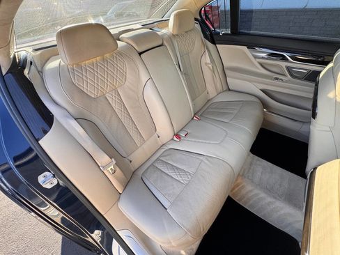 Used 2016 BMW 750i xDrive image 29