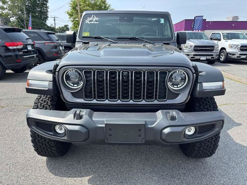 Certified 2025 Jeep Wrangler Unlimited Rubicon w/ Convenience Group AWD/4WD image 8