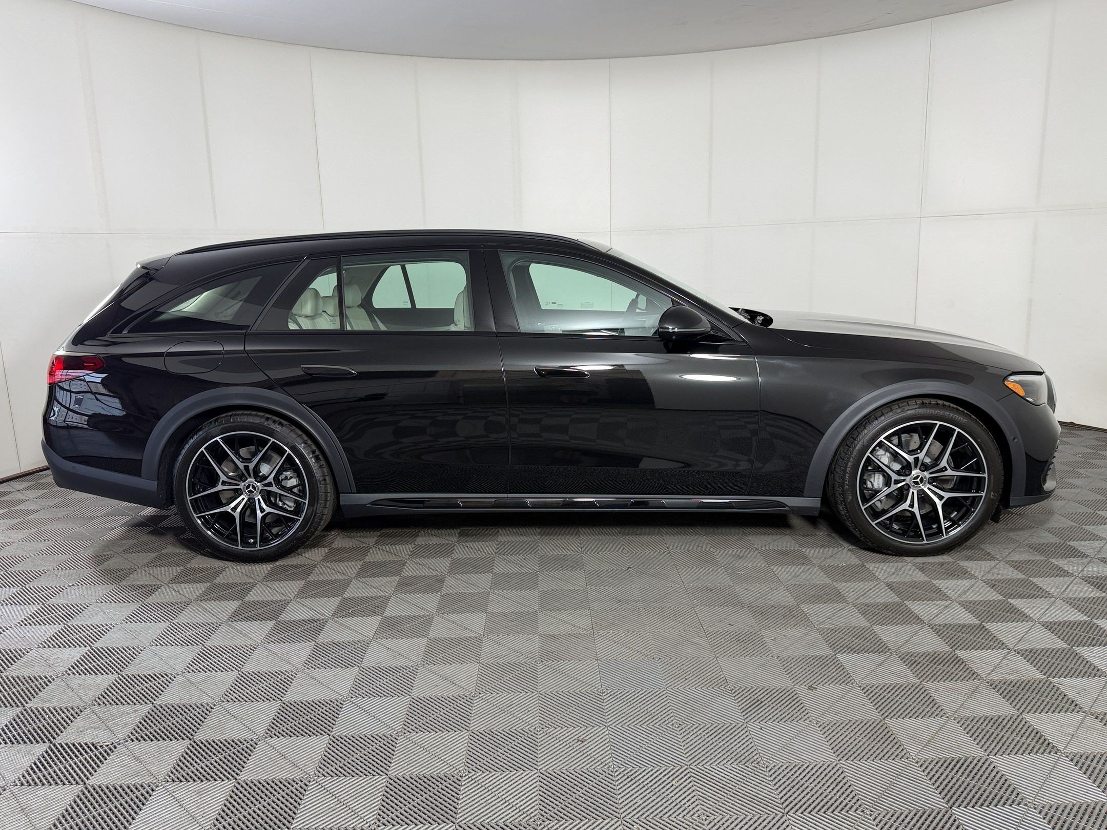 New 2027 Mercedes-Benz E 450 4MATIC All-Terrain Wagon image 8