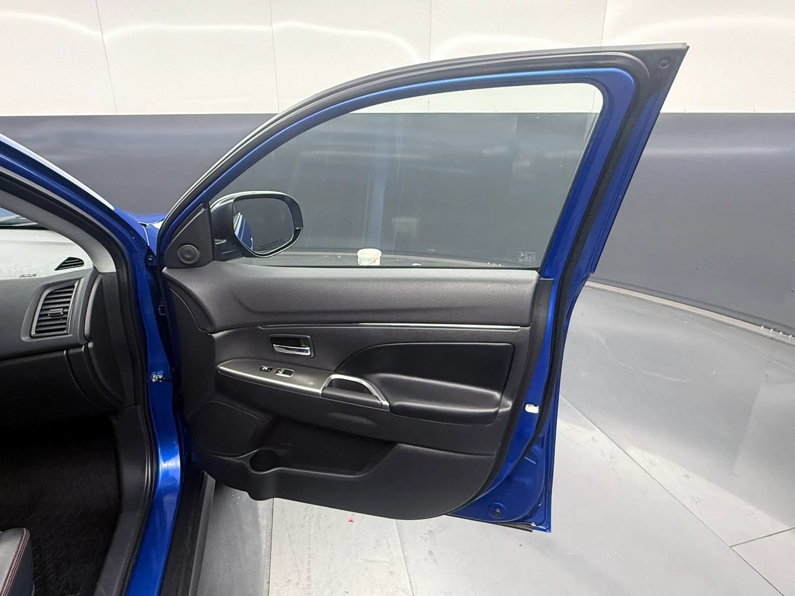 Used 2018 Mitsubishi Outlander Sport SE AWD/4WD image 9