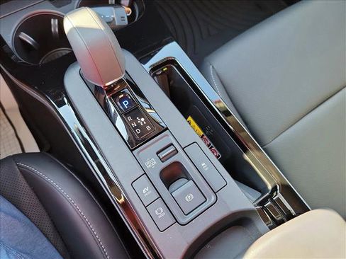 Used 2024 Toyota Prius Limited w/ Limited Premium Package image 21