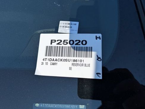 Used 2025 Toyota Camry SE FWD image 34