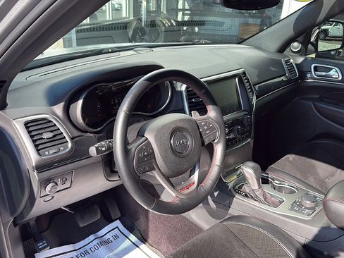 Used 2017 Jeep Grand Cherokee Trailhawk AWD/4WD image 13