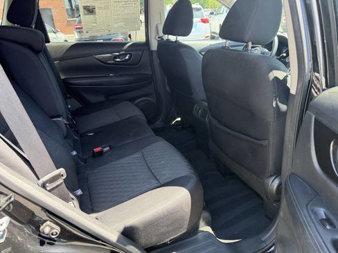 Used 2019 Nissan Rogue SV AWD/4WD image 12