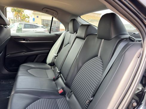 Used 2023 Toyota Camry SE FWD image 7