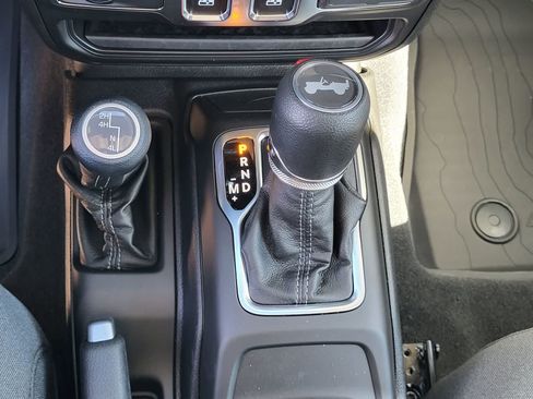 Used 2026 Jeep Wrangler Sport AWD/4WD image 19