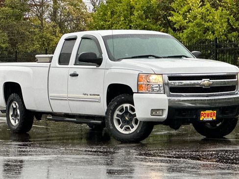 Used 2007 Chevrolet Silverado 1500 LT w/ Suspension Package, Off-Road" image 2