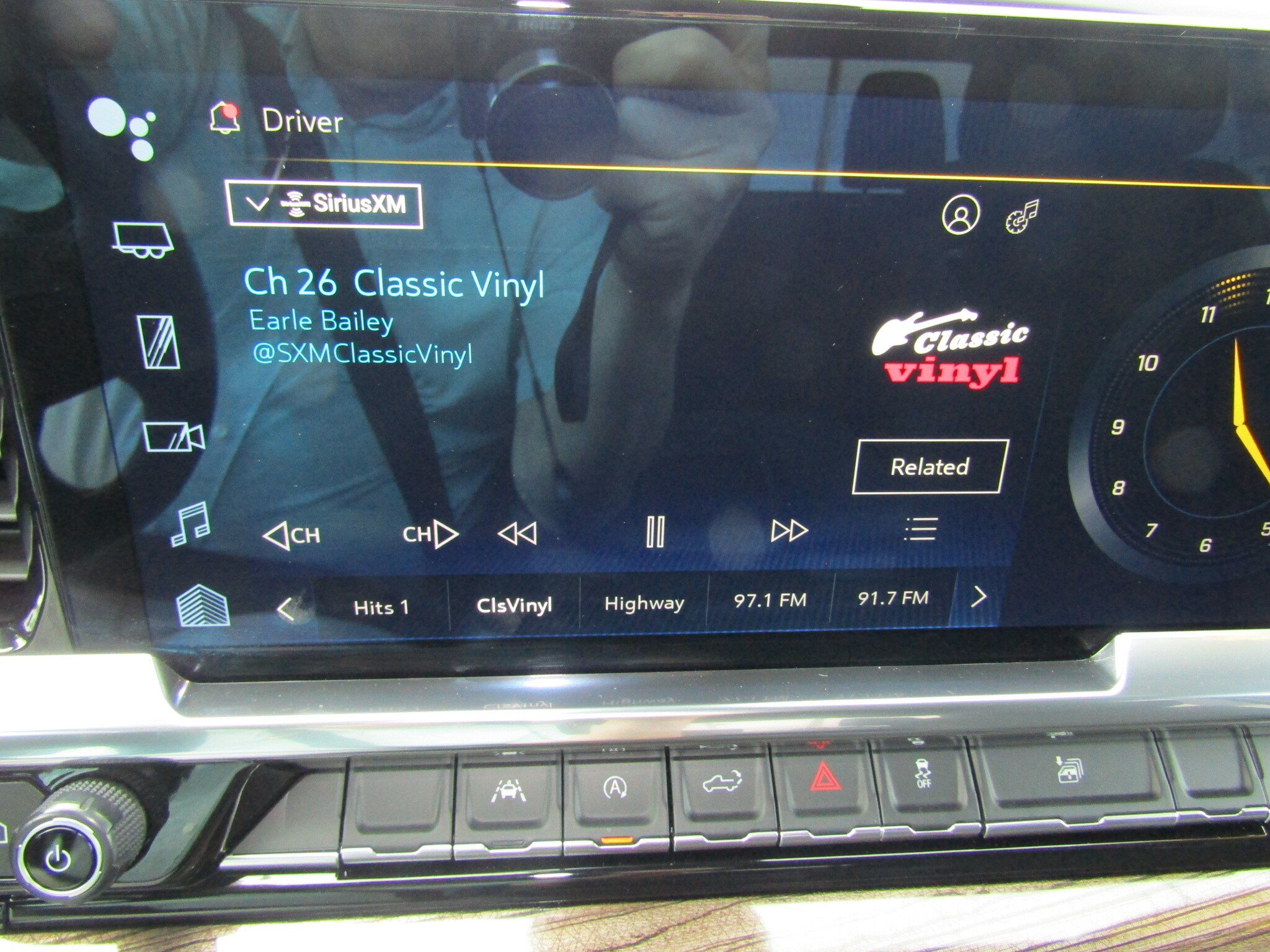 Used 2025 Chevrolet Silverado 1500 LT AWD/4WD image 29