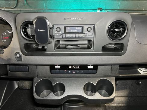 Used 2023 Mercedes-Benz Sprinter 1500 image 9