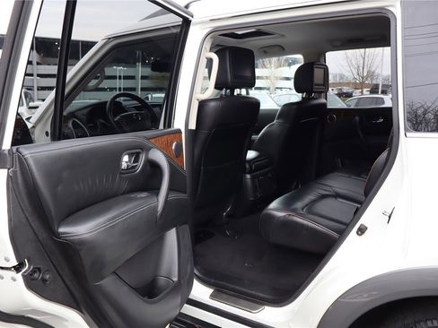 Used 2018 Nissan Armada Platinum w/ Interior Lighting Package image 24