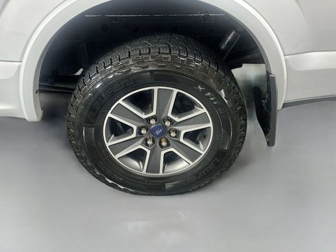 Used 2017 Ford F150 XLT w/ Equipment Group 302A Luxury AWD/4WD image 32