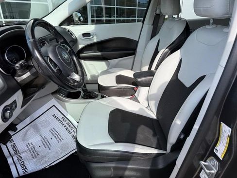 Used 2019 Jeep Compass Latitude w/ Popular Equipment Group FWD image 16