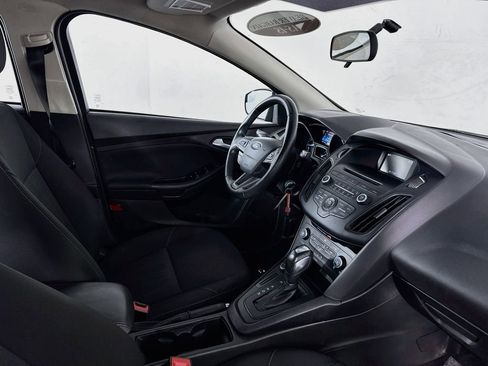 Used 2016 Ford Focus SE w/ SE Sport Package FWD image 30