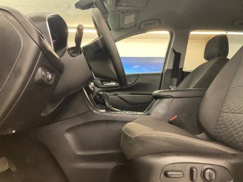 Used 2019 Chevrolet Equinox LT FWD image 8