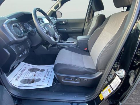 Used 2023 Toyota Tacoma TRD Sport w/ Black Out Package (TMS) image 30