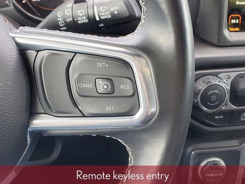 Used 2022 Jeep Wrangler Unlimited Sahara AWD/4WD image 17