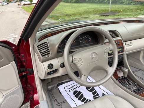 Used 2000 Mercedes-Benz CLK 320 Cabriolet image 31