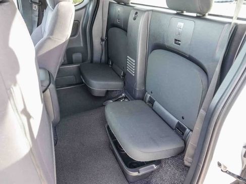 Used 2022 Nissan Frontier S image 17