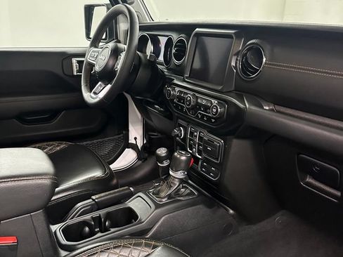 Used 2023 Jeep Wrangler Unlimited Sahara AWD/4WD image 42