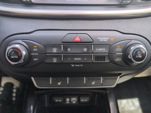 Used 2018 Kia Sorento EX FWD image 25