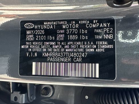 Used 2026 Hyundai Venue SE FWD image 32