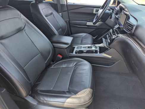 Used 2022 Ford Explorer Limited RWD image 9
