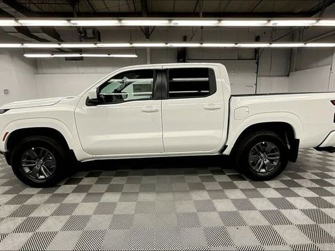 New 2026 Nissan Frontier SV w/ All-Weather Content Package AWD/4WD image 18