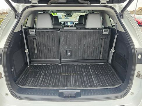 Used 2022 Toyota Highlander Platinum image 14