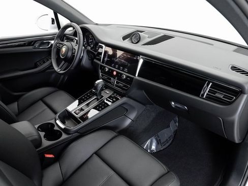 New 2025 Porsche Macan image 26
