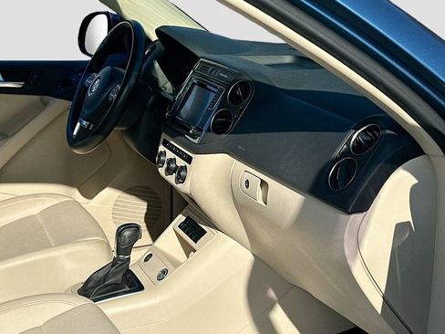 Used 2017 Volkswagen Tiguan S image 27