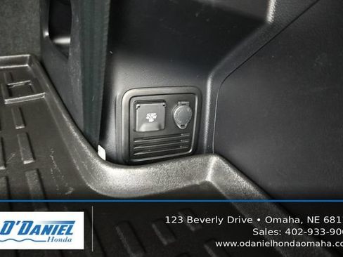 Used 2022 Toyota 4Runner SR5 Premium w/ Moonroof Package AWD/4WD image 39