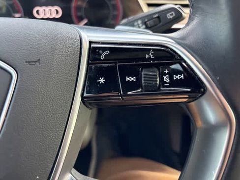 Used 2022 Audi e-tron Premium image 14