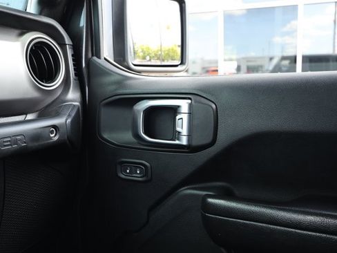 Used 2020 Jeep Wrangler Unlimited Sport S AWD/4WD image 19