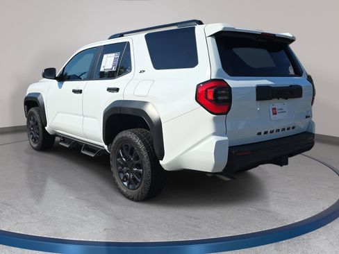 Used 2025 Toyota 4Runner SR5 RWD image 7