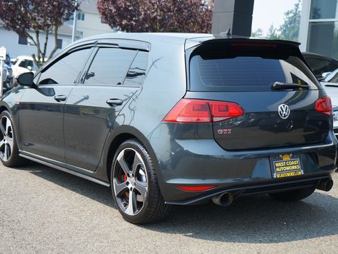 Used 2017 Volkswagen GTI SE FWD image 3