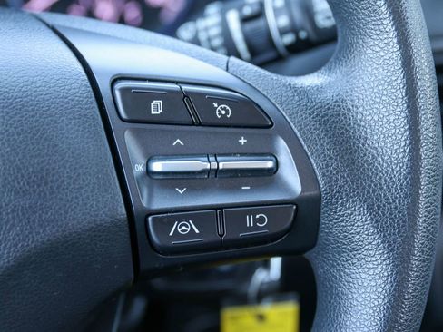 Used 2023 Hyundai Kona SE FWD image 22