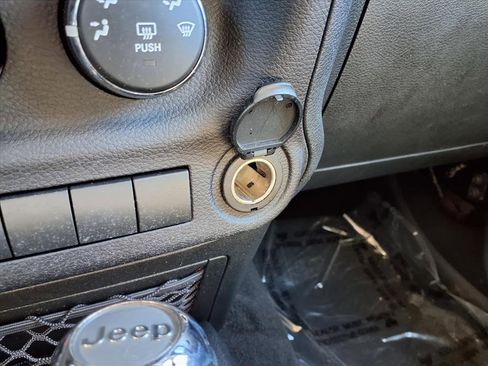 Used 2017 Jeep Wrangler Unlimited Sport w/ Quick Order Package 24S image 17