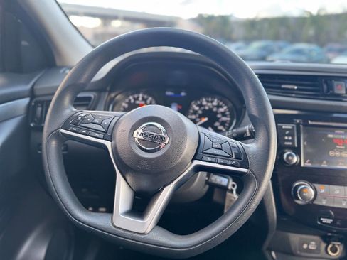 Used 2021 Nissan Rogue Sport S image 25