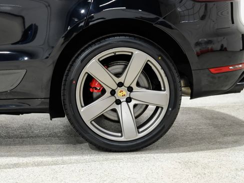 Used 2018 Porsche Macan Turbo w/ Premium Package Plus image 61