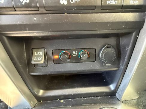 Used 2018 Toyota 4Runner Limited AWD/4WD image 9