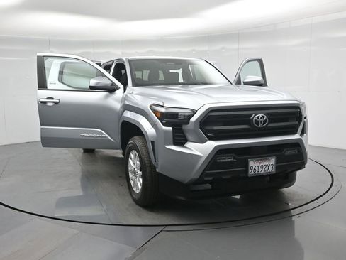 Used 2024 Toyota Tacoma SR5 image 31