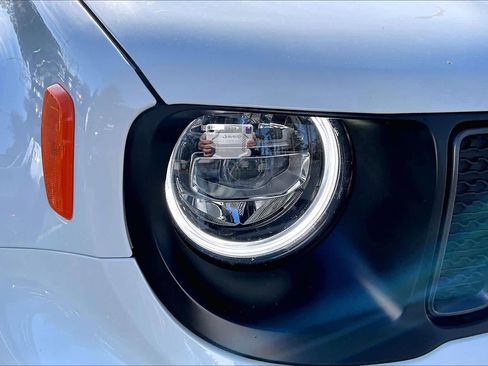 Used 2021 Jeep Renegade Latitude w/ Sun & Sound Group image 26