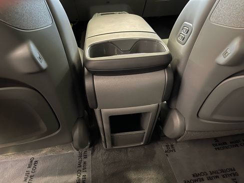 Used 2024 Kia EV9 Light Long Range RWD image 33