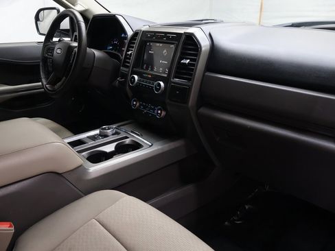 Used 2019 Ford Expedition XLT image 12