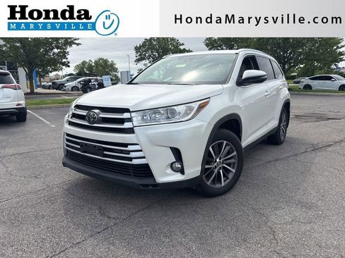 Used 2019 Toyota Highlander XLE AWD/4WD image 1