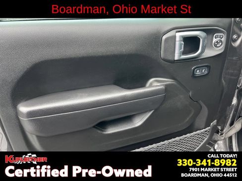 Used 2024 Jeep Gladiator Mojave AWD/4WD image 11