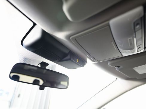 Used 2024 Mitsubishi Outlander SE image 32