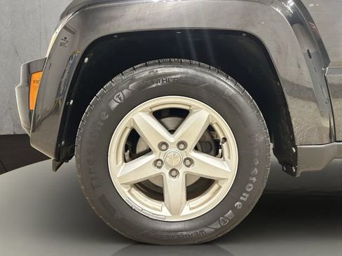 Used 2012 Jeep Liberty Limited AWD/4WD image 23