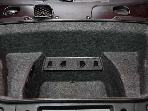 Used 2014 Audi R8 V8 w/ Convenience Package AWD/4WD image 21